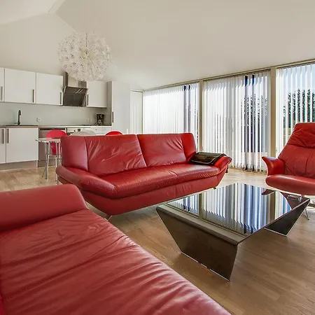 Three-bedroom Holiday In هالس