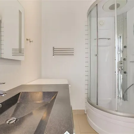 بيت للعطل Three-bedroom Holiday In هالس
